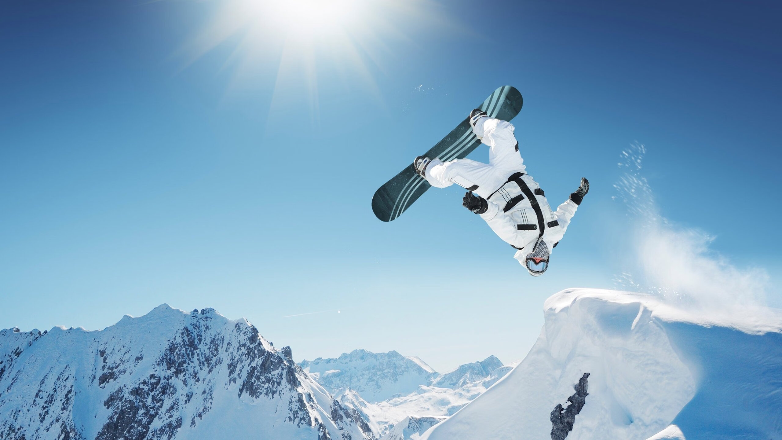 开云APP-史上最“炫炸”的三分表演：库里在对阵雷霆比赛中投出六个连续三分球！