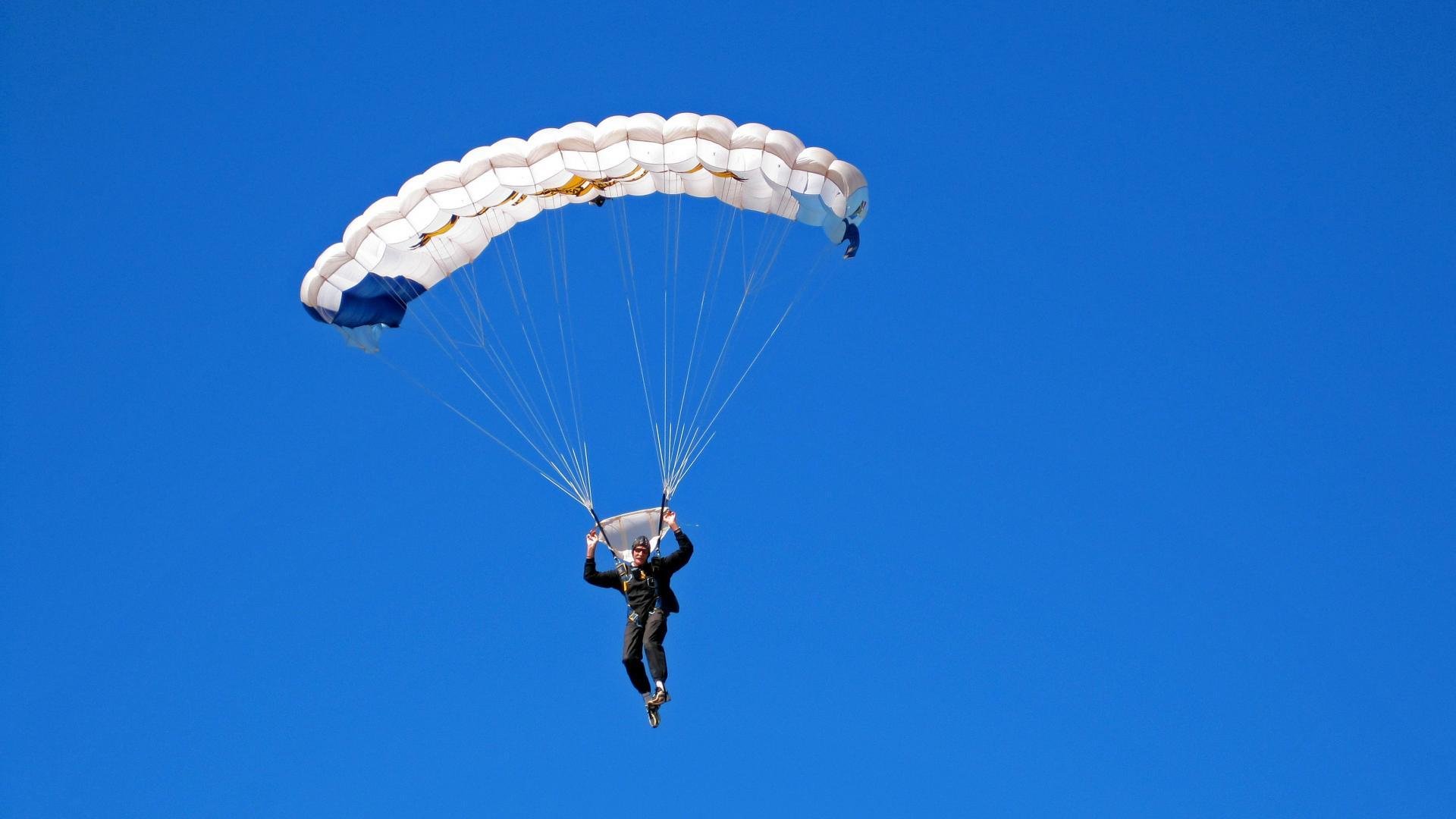 开云官方-河北“速度王”：国人的赛车梦想，河北速翔赛鸽俱乐部